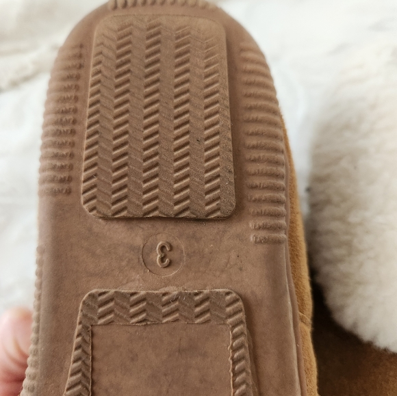RJ's suede sleepers. Little girl size 3 - Picture 4 of 4